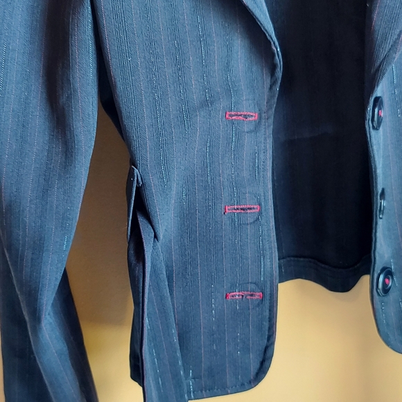 Tie Waist Blazer - Picture 4 of 9